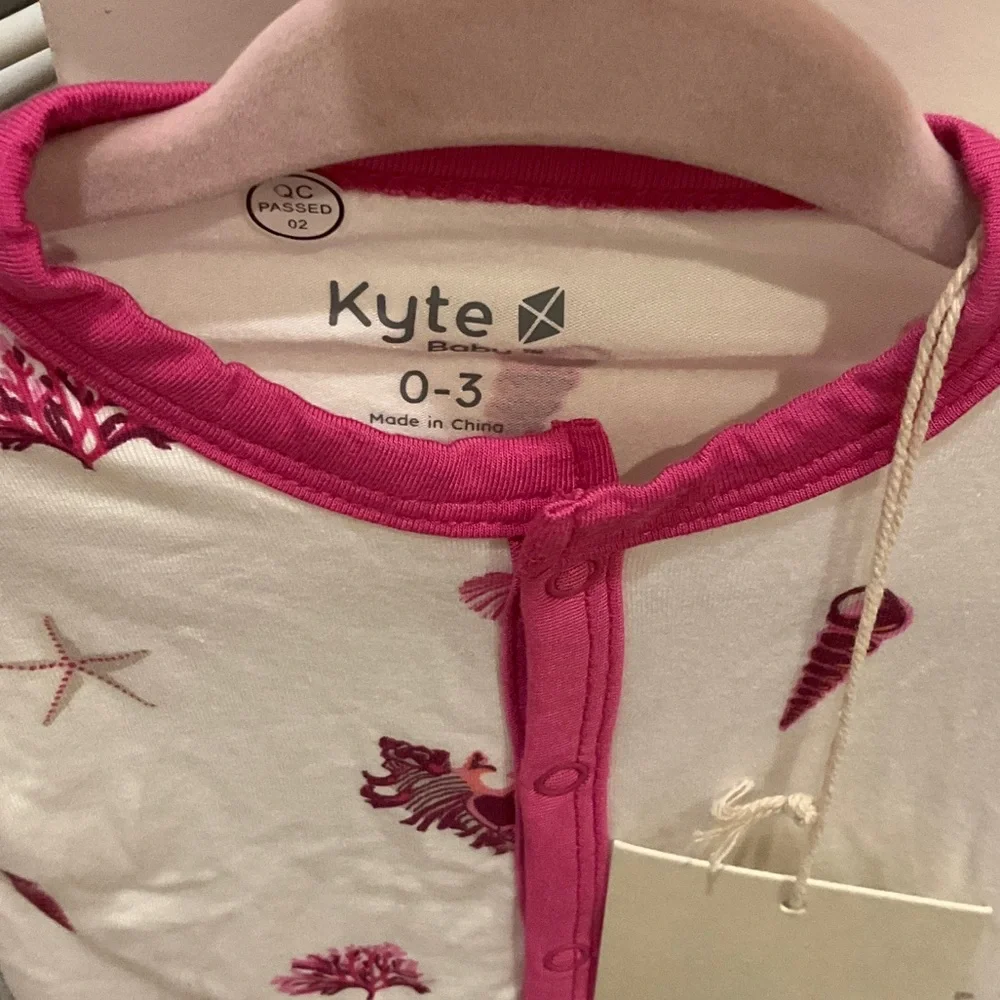 Kyte BABY Raspberry Shell Print One Piece Footie - Picture 2 of 4